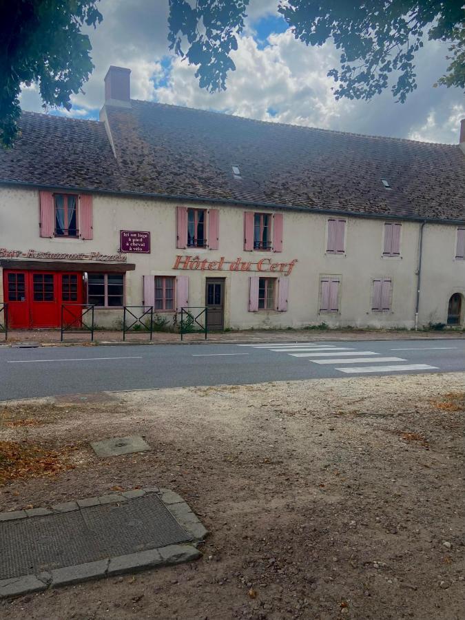Hotel Du Cerf La Guerche-sur-l'Aubois Exterior foto